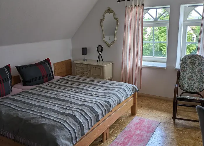 -am Alten Dorfplatz- *