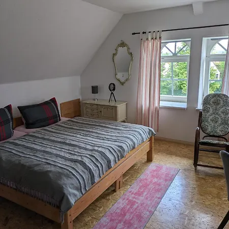 -am Alten Dorfplatz- *